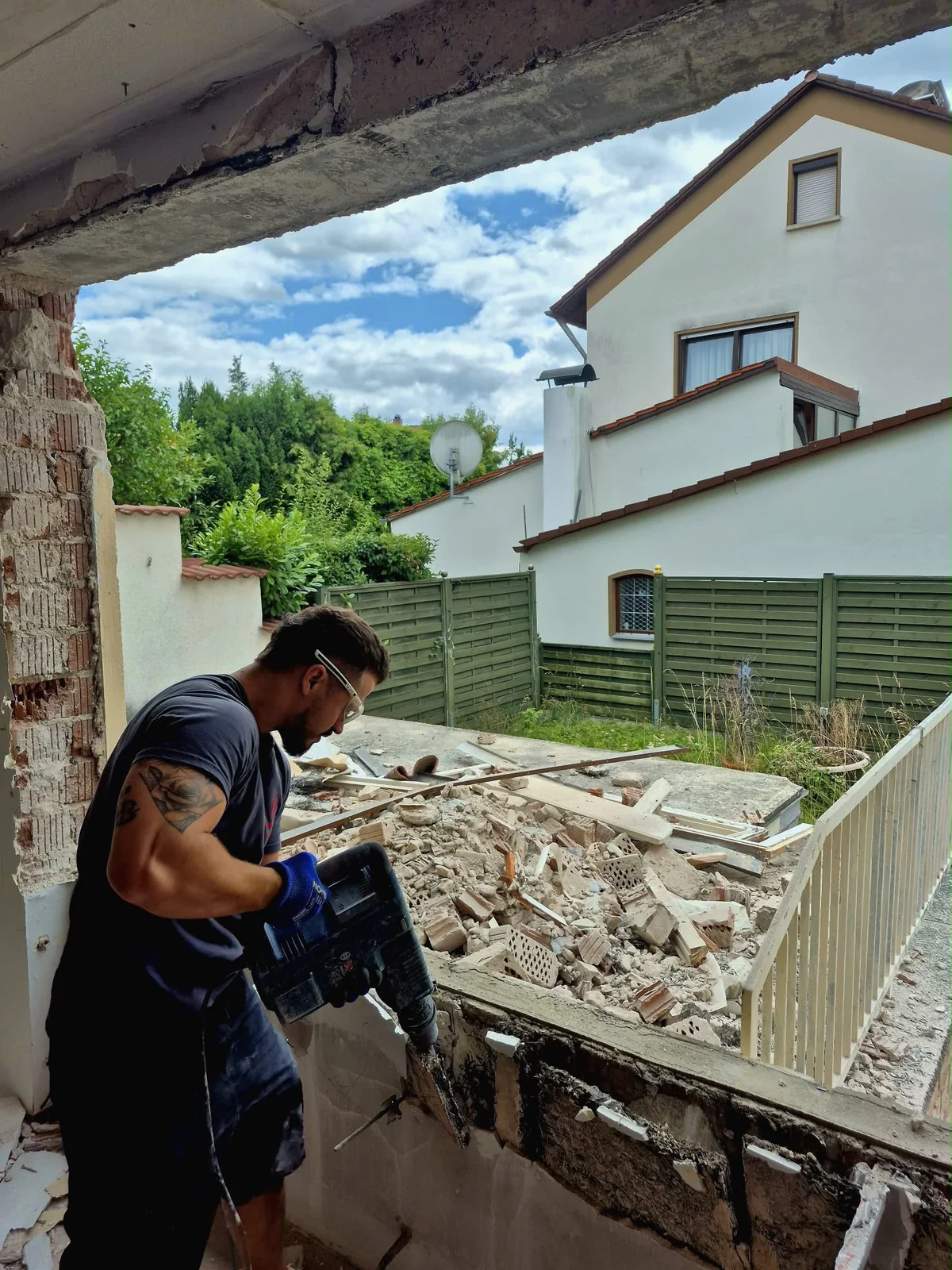 Abbruch an der Fensteröffnung